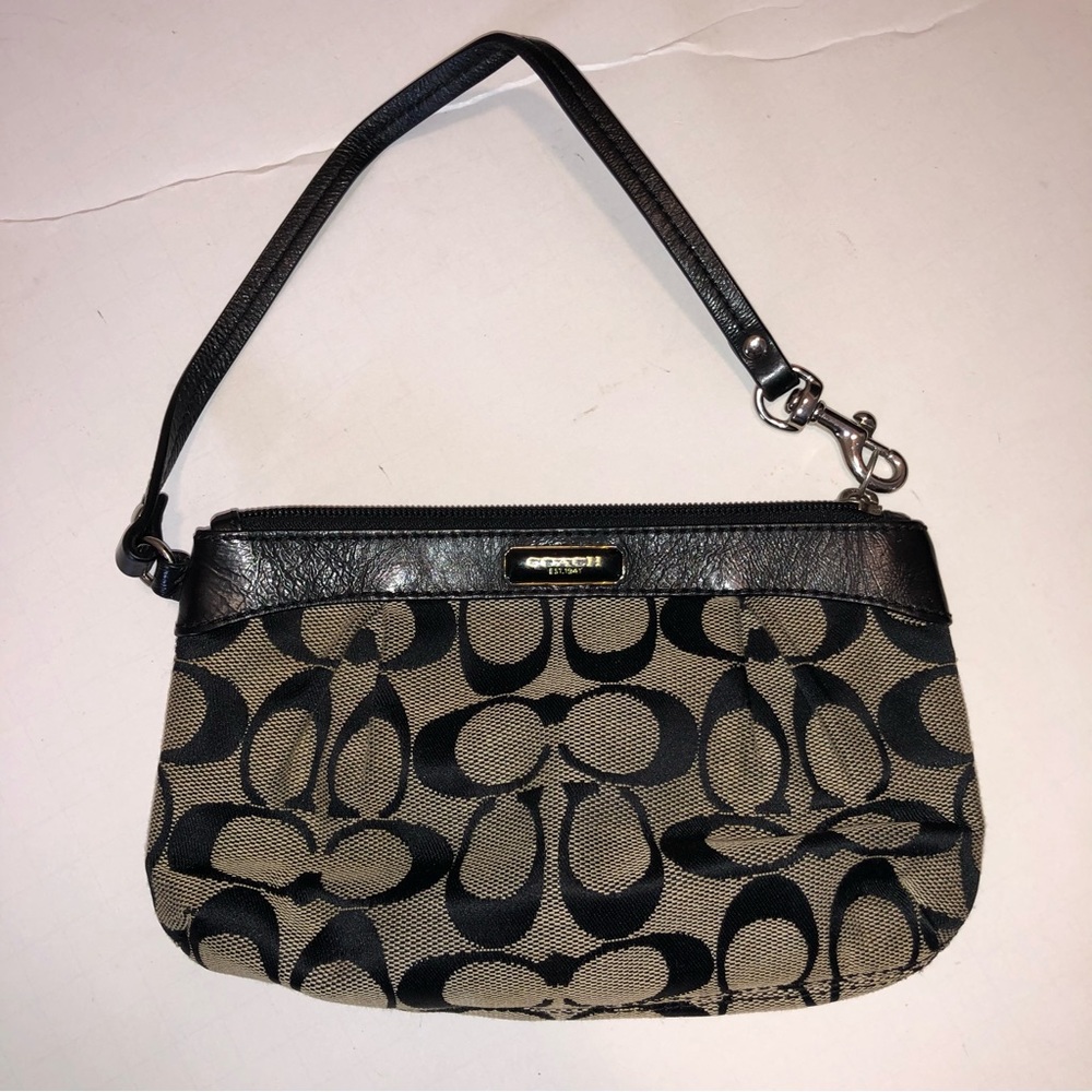 Coach ladies wristlet purse